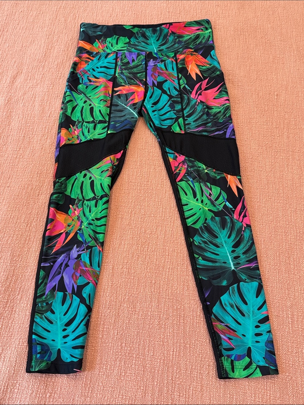 Med. Wms made in USA High-Waist capri Leggings - tropical floral print